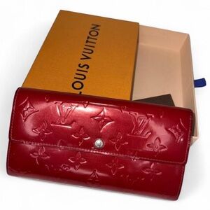 Louis Vuitton Red Embossed Vernis Sarah Wallet with Box